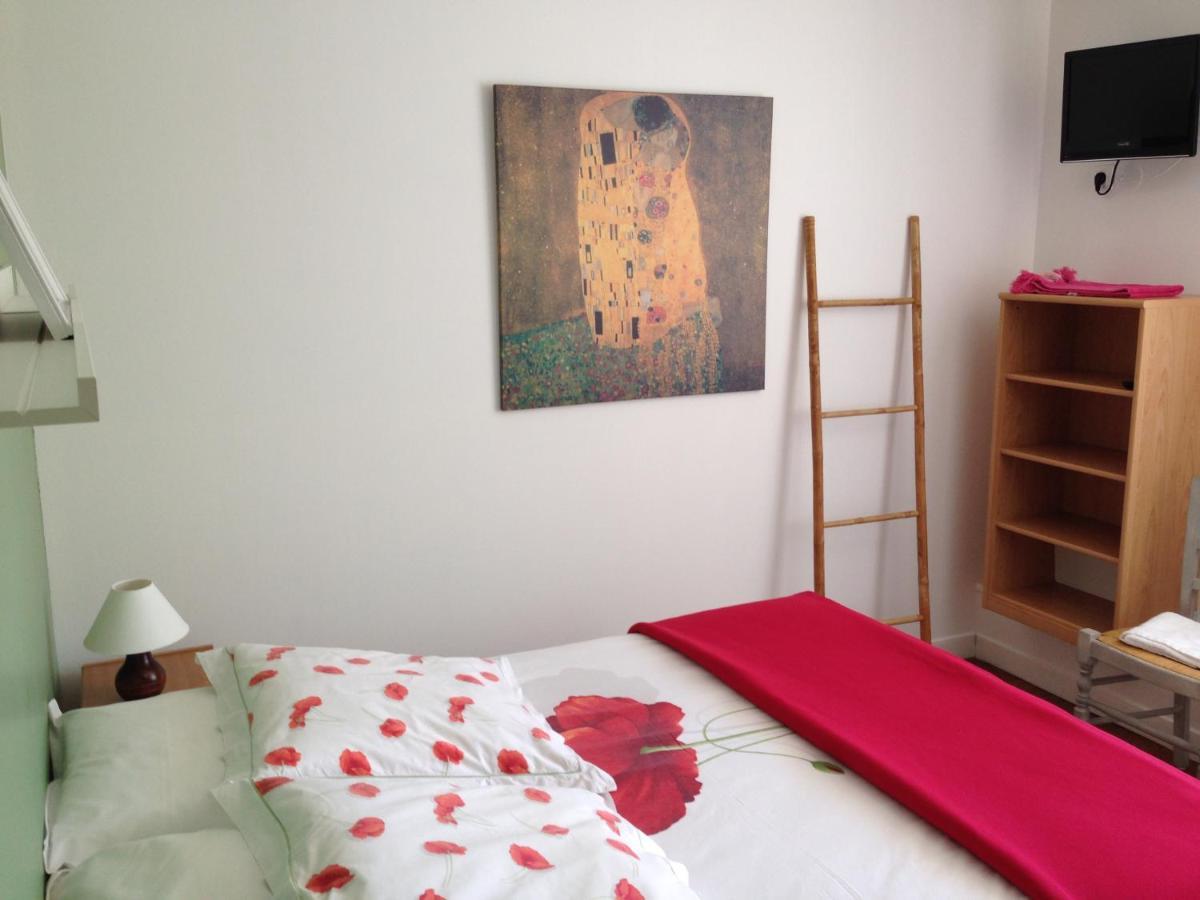 Auberge De La Roque La Roquette Ngoại thất bức ảnh