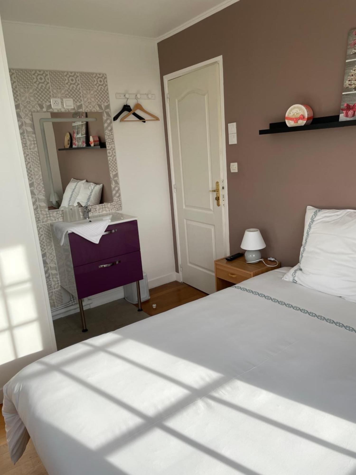 Auberge De La Roque La Roquette Ngoại thất bức ảnh