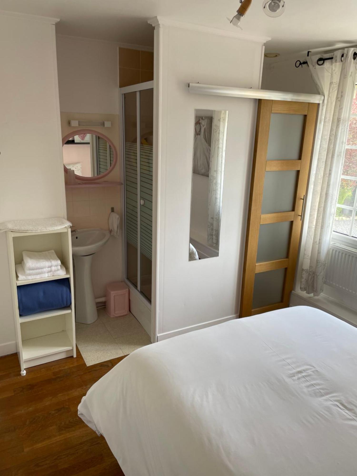 Auberge De La Roque La Roquette Ngoại thất bức ảnh